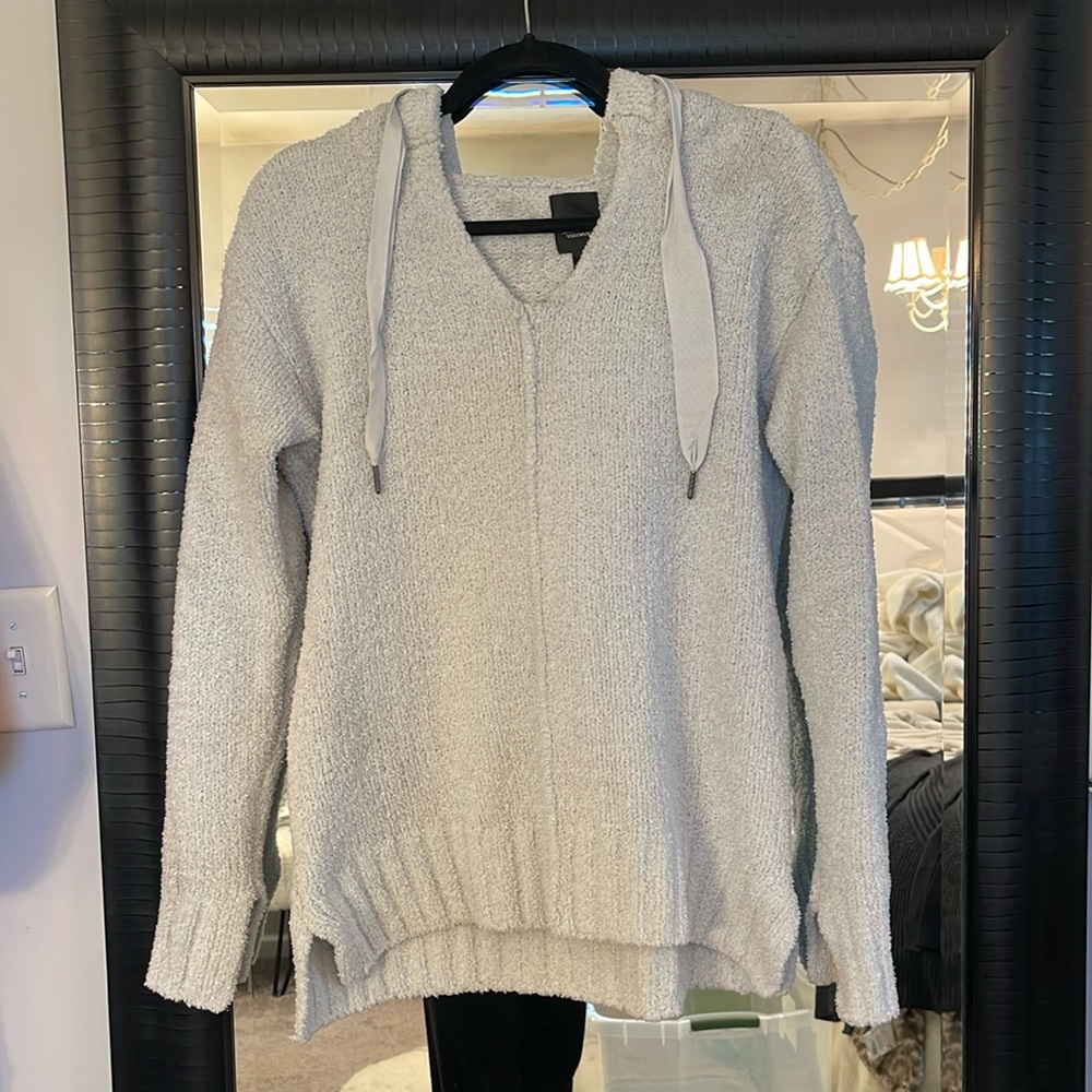 Vera Wang Hooded sweater